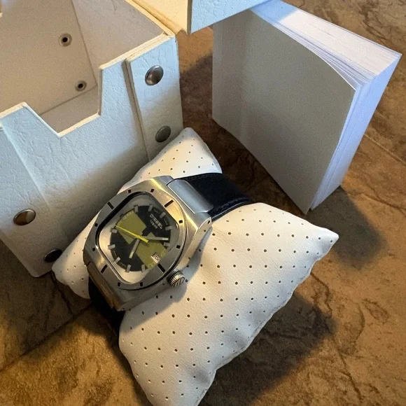 Diesel Watch - Picture 2 of 12